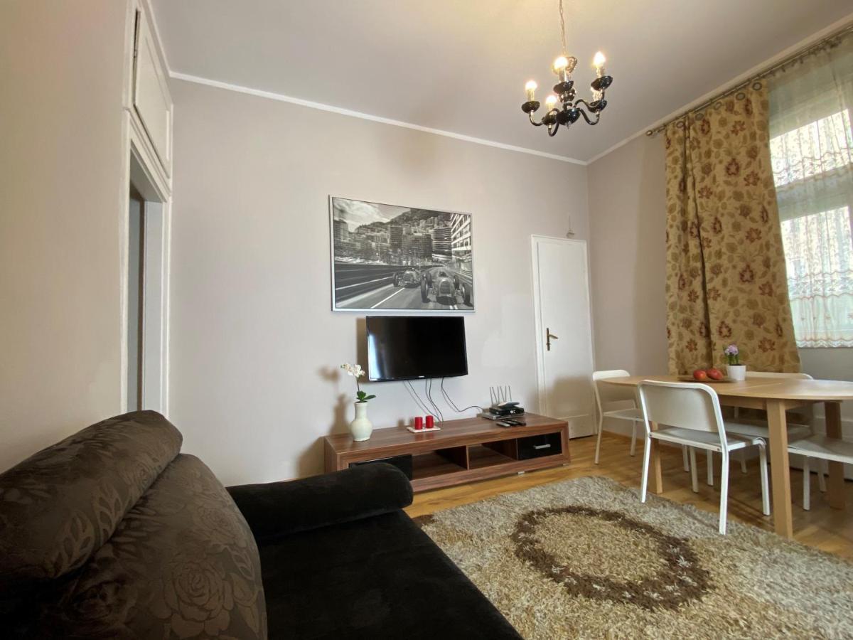 P&J Apartamenty Sw. Krzyza Krakow Luaran gambar