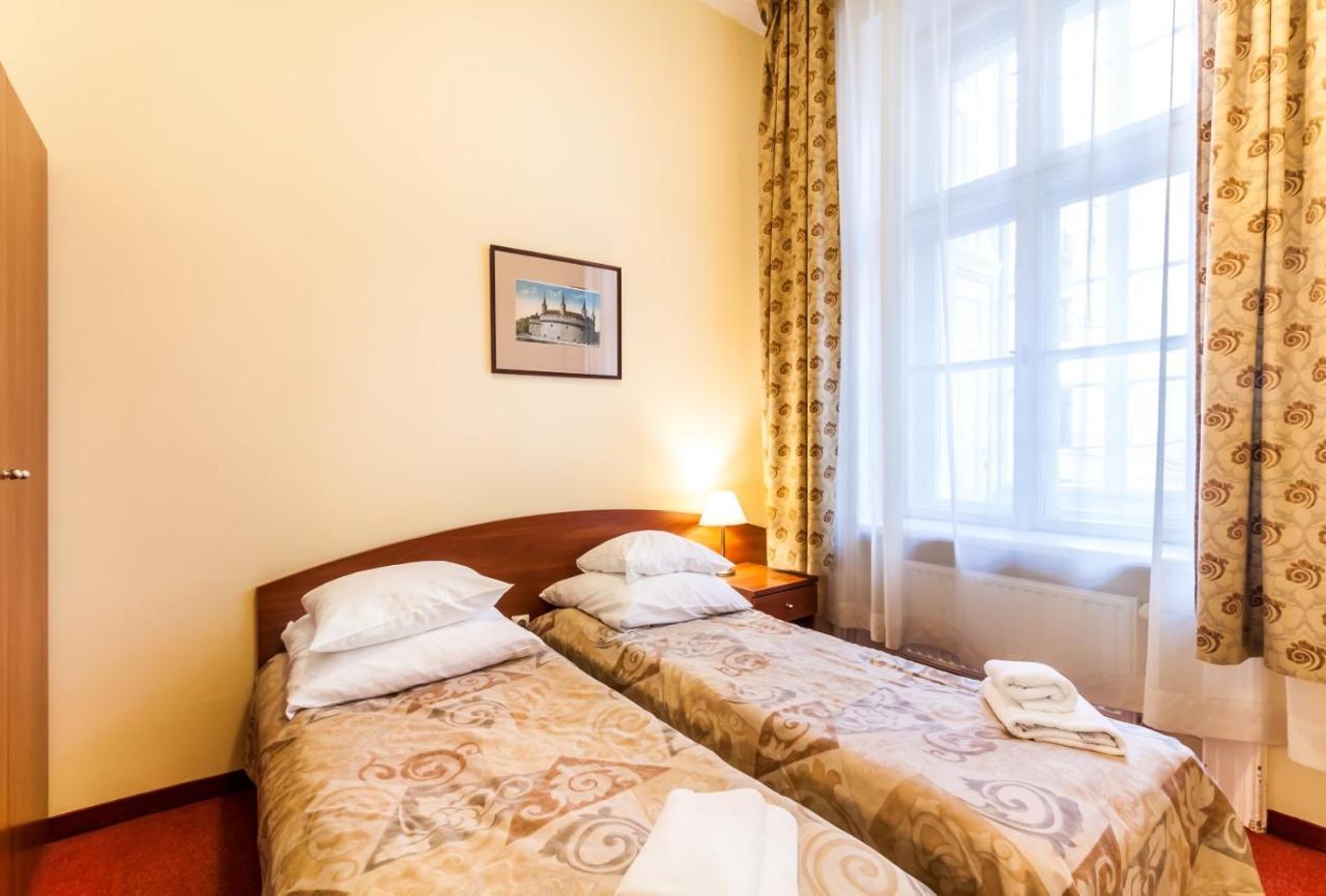 P&J Apartamenty Sw. Krzyza Krakow Luaran gambar